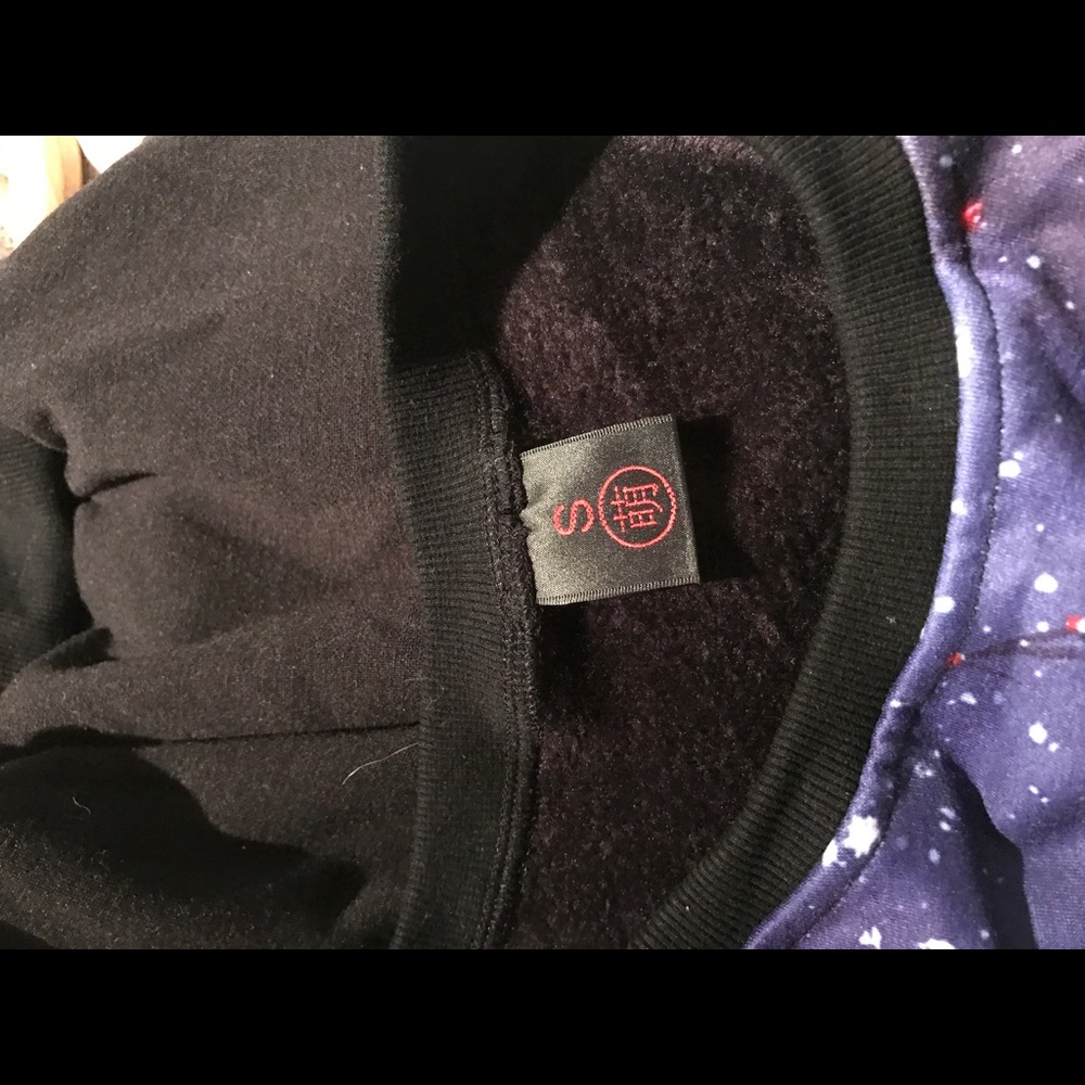 Sweater - Picture 2 of 4